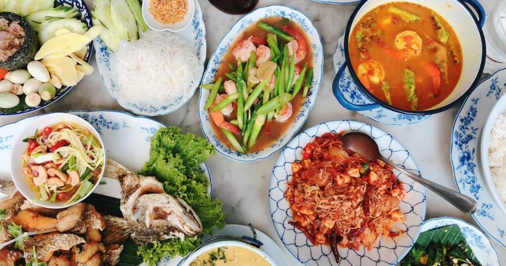 Phuket còn là thiên đường ẩm thực với vô số món ăn hấp dẫn